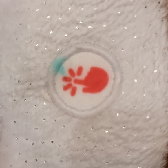 2021 Hallmark Penguin Gingerbread Treat Music & Movement Table Top Plush VIDEO - Picture 9 of 9